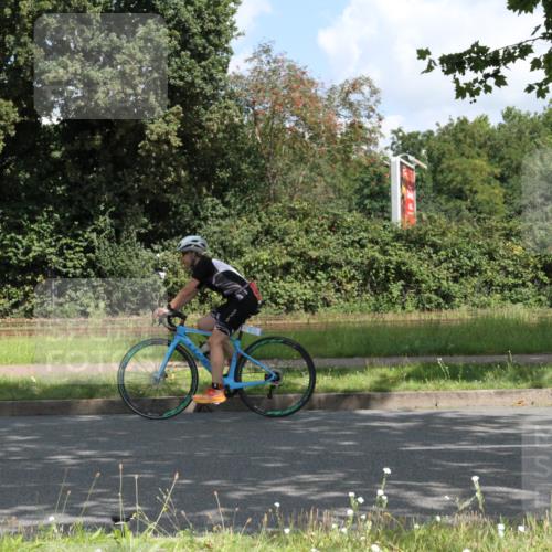 10.08.2025 - GEWOBA Citytriathlon Bremen Yannick Fuchs http://msf.ph/oto/8567490 10.08.2025 12:38:03 Radfahren 618, 671, 761, 764, 782, 825, 844, 853, 1018 meine-sportfotos.de