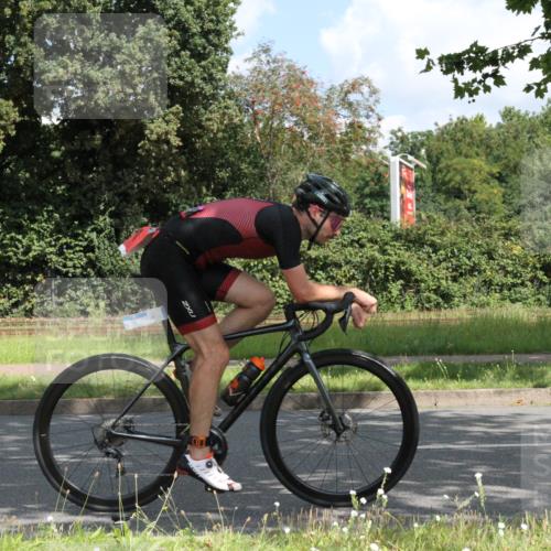 10.08.2025 - GEWOBA Citytriathlon Bremen Yannick Fuchs http://msf.ph/oto/8567491 10.08.2025 12:38:06 Radfahren 618, 671, 761, 764, 782, 784, 825, 844, 853, 1018 meine-sportfotos.de