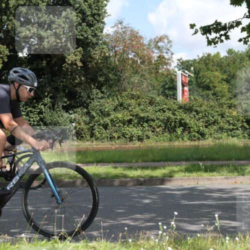 10.08.2025 - GEWOBA Citytriathlon Bremen Yannick Fuchs http://msf.ph/oto/8567497 10.08.2025 12:38:11 Radfahren 557, 618, 671, 761, 764, 782, 784, 825, 844, 853, 1018 meine-sportfotos.de