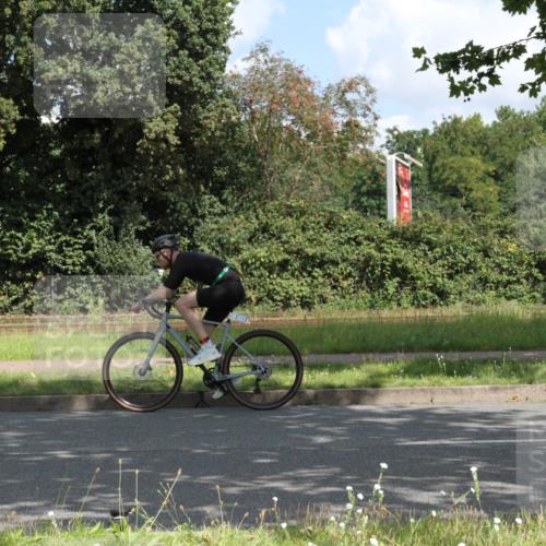 10.08.2025 - GEWOBA Citytriathlon Bremen Yannick Fuchs http://msf.ph/oto/8567501 10.08.2025 12:38:14 Radfahren 557, 671, 761, 764, 782, 784, 825, 844, 853, 1018 meine-sportfotos.de