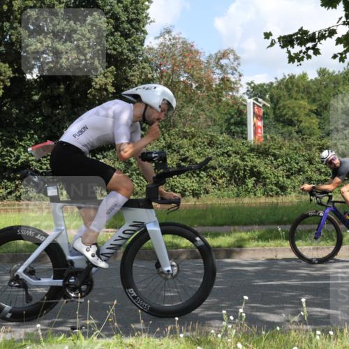 10.08.2025 - GEWOBA Citytriathlon Bremen Yannick Fuchs http://msf.ph/oto/8567507 10.08.2025 12:38:22 Radfahren 557, 671, 764, 784, 825, 844, 853, 1018 meine-sportfotos.de