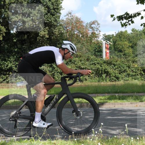 10.08.2025 - GEWOBA Citytriathlon Bremen Yannick Fuchs http://msf.ph/oto/8567515 10.08.2025 12:38:36 Radfahren 557, 634, 662, 740, 772, 797, 940 meine-sportfotos.de