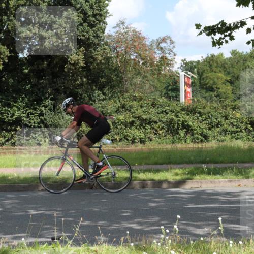 10.08.2025 - GEWOBA Citytriathlon Bremen Yannick Fuchs http://msf.ph/oto/8567516 10.08.2025 12:38:40 Radfahren 555, 634, 662, 740, 762, 772, 797, 892, 940 meine-sportfotos.de