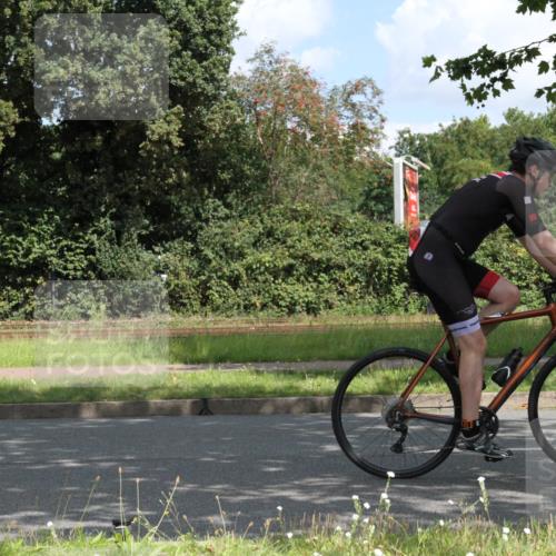 10.08.2025 - GEWOBA Citytriathlon Bremen Yannick Fuchs http://msf.ph/oto/8567527 10.08.2025 12:38:51 Radfahren 555, 662, 720, 740, 762, 772, 797, 892, 940, 978, 1019 meine-sportfotos.de