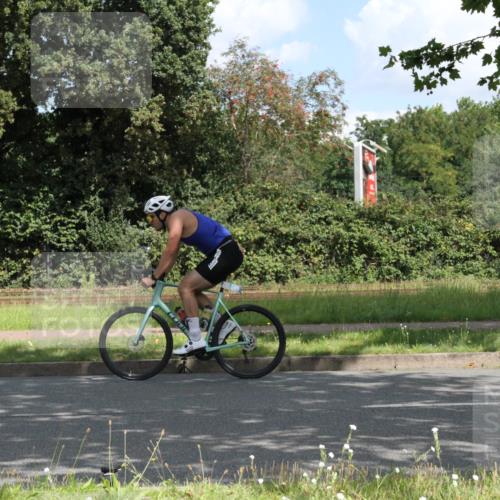 10.08.2025 - GEWOBA Citytriathlon Bremen Yannick Fuchs http://msf.ph/oto/8567531 10.08.2025 12:38:57 Radfahren 555, 658, 720, 740, 762, 797, 892, 940, 969, 978, 1019 meine-sportfotos.de