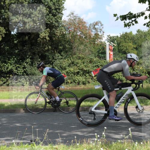 10.08.2025 - GEWOBA Citytriathlon Bremen Yannick Fuchs http://msf.ph/oto/8567535 10.08.2025 12:39:05 Radfahren 658, 696, 709, 720, 729, 762, 900, 969, 978, 1019 meine-sportfotos.de