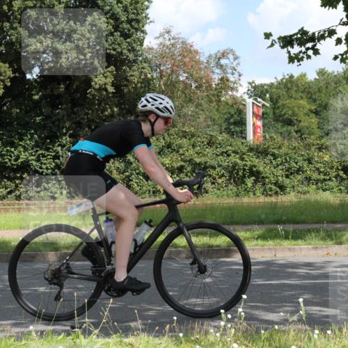 10.08.2025 - GEWOBA Citytriathlon Bremen Yannick Fuchs http://msf.ph/oto/8567536 10.08.2025 12:39:07 Radfahren 658, 696, 709, 720, 729, 900, 969, 978, 1006 meine-sportfotos.de