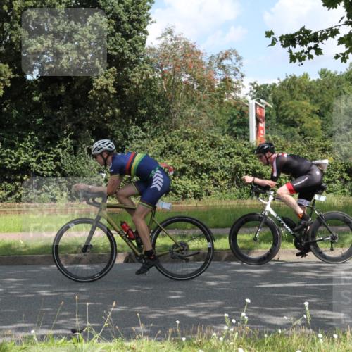 10.08.2025 - GEWOBA Citytriathlon Bremen Yannick Fuchs http://msf.ph/oto/8567555 10.08.2025 12:39:24 Radfahren 696, 709, 729, 758, 795, 869, 1006 meine-sportfotos.de