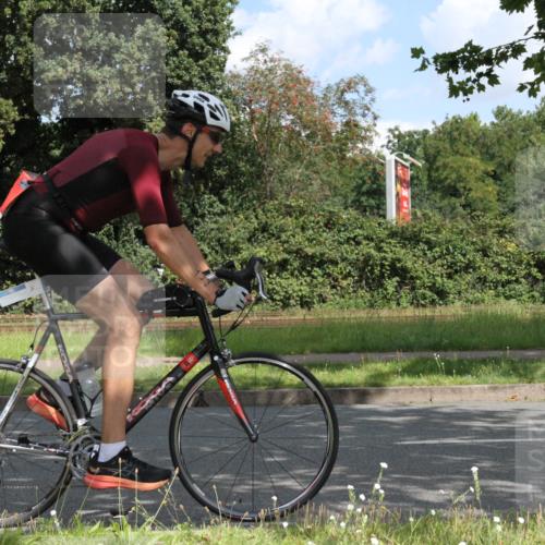 10.08.2025 - GEWOBA Citytriathlon Bremen Yannick Fuchs http://msf.ph/oto/8567564 10.08.2025 12:39:35 Radfahren 572, 758, 795, 813, 869 meine-sportfotos.de