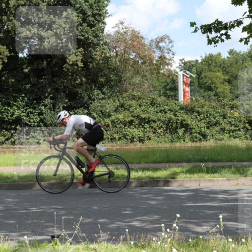 10.08.2025 - GEWOBA Citytriathlon Bremen Yannick Fuchs http://msf.ph/oto/8567565 10.08.2025 12:39:36 Radfahren 572, 758, 795, 813, 869 meine-sportfotos.de