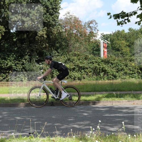 10.08.2025 - GEWOBA Citytriathlon Bremen Yannick Fuchs http://msf.ph/oto/8567571 10.08.2025 12:39:41 Radfahren 572, 589, 795, 813 meine-sportfotos.de