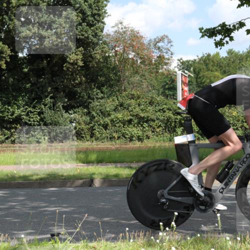 10.08.2025 - GEWOBA Citytriathlon Bremen Yannick Fuchs http://msf.ph/oto/8567584 10.08.2025 12:40:00 Radfahren 589, 596, 690, 706, 721, 779, 831, 880, 883, 1028 meine-sportfotos.de