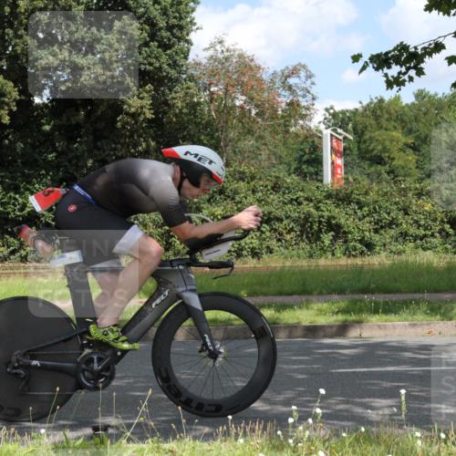 10.08.2025 - GEWOBA Citytriathlon Bremen Yannick Fuchs http://msf.ph/oto/8567585 10.08.2025 12:40:01 Radfahren 589, 596, 690, 706, 721, 779, 831, 880, 883, 896, 1028 meine-sportfotos.de