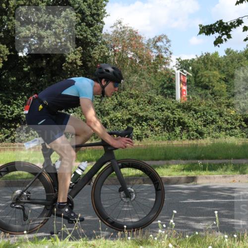 10.08.2025 - GEWOBA Citytriathlon Bremen Yannick Fuchs http://msf.ph/oto/8567594 10.08.2025 12:40:09 Radfahren 559, 596, 602, 690, 706, 721, 779, 815, 831, 880, 883, 890, 896, 899, 1028 meine-sportfotos.de
