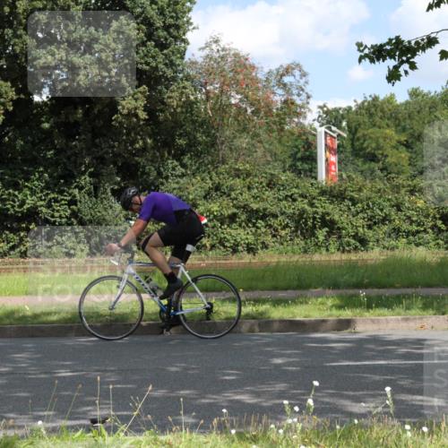 10.08.2025 - GEWOBA Citytriathlon Bremen Yannick Fuchs http://msf.ph/oto/8567600 10.08.2025 12:40:16 Radfahren 559, 581, 602, 690, 706, 721, 737, 779, 815, 880, 890, 896, 899, 910, 949, 975 meine-sportfotos.de