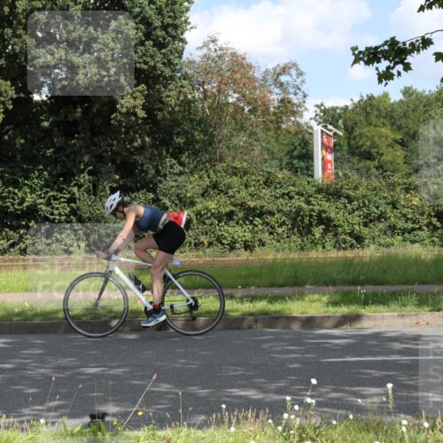 10.08.2025 - GEWOBA Citytriathlon Bremen Yannick Fuchs http://msf.ph/oto/8567602 10.08.2025 12:40:21 Radfahren 559, 581, 597, 602, 690, 723, 737, 815, 870, 879, 890, 896, 899, 910, 949, 975, 1024 meine-sportfotos.de