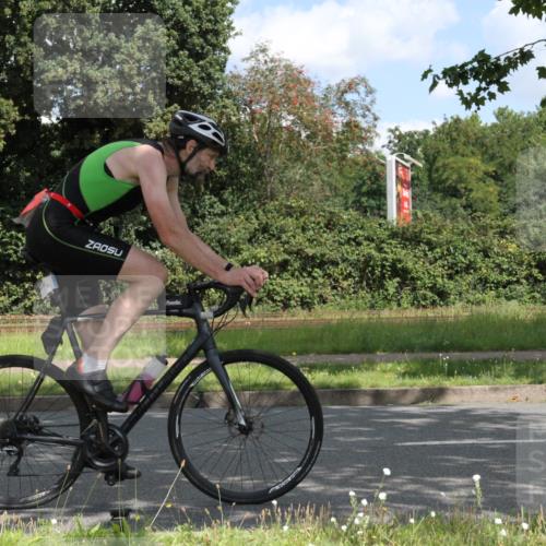 10.08.2025 - GEWOBA Citytriathlon Bremen Yannick Fuchs http://msf.ph/oto/8567603 10.08.2025 12:40:22 Radfahren 559, 581, 597, 602, 690, 723, 737, 815, 870, 879, 890, 896, 899, 910, 949, 975, 1024 meine-sportfotos.de