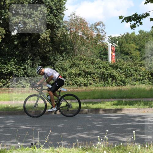 10.08.2025 - GEWOBA Citytriathlon Bremen Yannick Fuchs http://msf.ph/oto/8567617 10.08.2025 12:40:34 Radfahren 581, 597, 672, 723, 737, 829, 848, 870, 879, 910, 921, 949, 975, 1002, 1024 meine-sportfotos.de