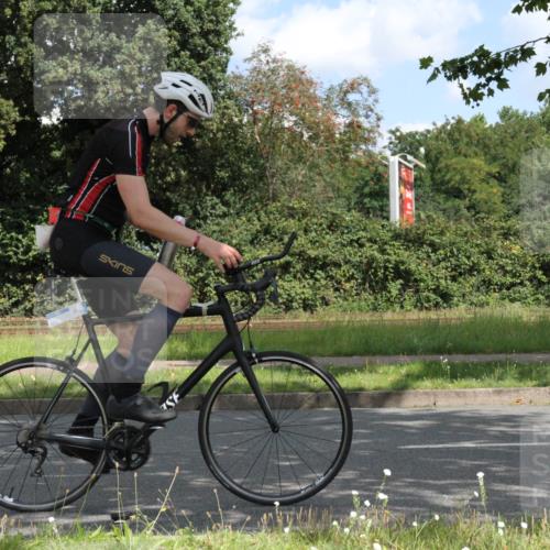 10.08.2025 - GEWOBA Citytriathlon Bremen Yannick Fuchs http://msf.ph/oto/8567618 10.08.2025 12:40:35 Radfahren 581, 597, 606, 672, 723, 737, 829, 848, 870, 879, 910, 921, 949, 975, 1002, 1024 meine-sportfotos.de