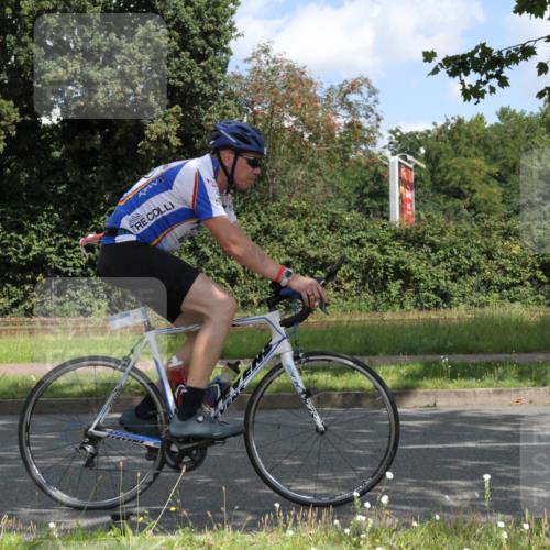 10.08.2025 - GEWOBA Citytriathlon Bremen Yannick Fuchs http://msf.ph/oto/8567621 10.08.2025 12:40:37 Radfahren 581, 597, 606, 672, 723, 737, 802, 829, 848, 870, 879, 910, 921, 949, 975, 1002, 1024 meine-sportfotos.de