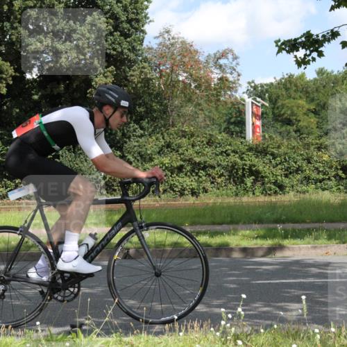 10.08.2025 - GEWOBA Citytriathlon Bremen Yannick Fuchs http://msf.ph/oto/8567628 10.08.2025 12:40:47 Radfahren 606, 672, 785, 802, 829, 848, 921, 1001, 1002 meine-sportfotos.de