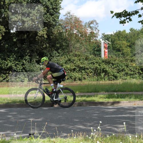 10.08.2025 - GEWOBA Citytriathlon Bremen Yannick Fuchs http://msf.ph/oto/8567631 10.08.2025 12:40:55 Radfahren 606, 650, 785, 802, 803, 921, 1001, 1023 meine-sportfotos.de