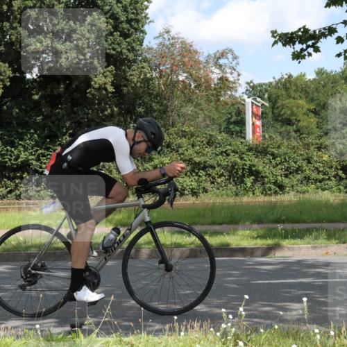 10.08.2025 - GEWOBA Citytriathlon Bremen Yannick Fuchs http://msf.ph/oto/8567641 10.08.2025 12:41:10 Radfahren 568, 650, 660, 665, 755, 803, 830, 849, 934, 1023 meine-sportfotos.de