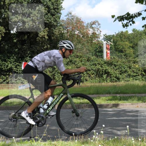 10.08.2025 - GEWOBA Citytriathlon Bremen Yannick Fuchs http://msf.ph/oto/8567650 10.08.2025 12:41:23 Radfahren 568, 609, 619, 705, 730, 755, 830, 849, 862, 934, 1014 meine-sportfotos.de