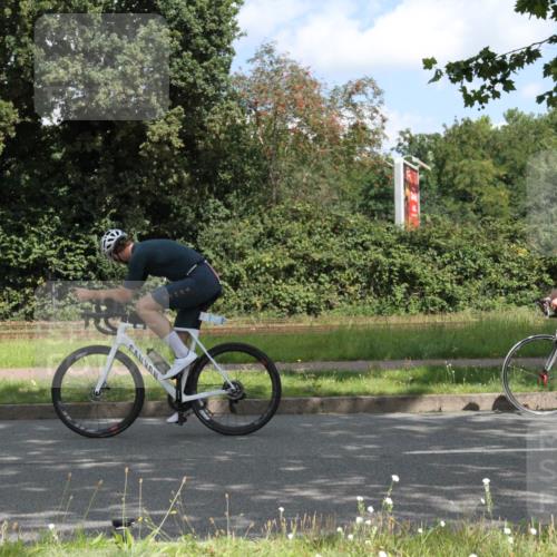 10.08.2025 - GEWOBA Citytriathlon Bremen Yannick Fuchs http://msf.ph/oto/8567654 10.08.2025 12:41:31 Radfahren 609, 619, 663, 705, 730, 755, 830, 849, 862, 1014 meine-sportfotos.de