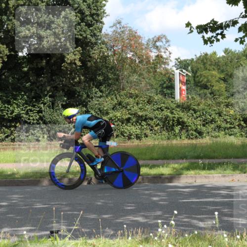 10.08.2025 - GEWOBA Citytriathlon Bremen Yannick Fuchs http://msf.ph/oto/8567666 10.08.2025 12:41:57 Radfahren 614, 623, 923, 926, 983, 1003 meine-sportfotos.de