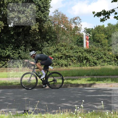 10.08.2025 - GEWOBA Citytriathlon Bremen Yannick Fuchs http://msf.ph/oto/8567671 10.08.2025 12:42:06 Radfahren 698, 754, 923, 926, 1003 meine-sportfotos.de