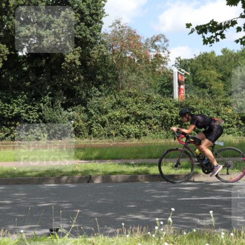 10.08.2025 - GEWOBA Citytriathlon Bremen Yannick Fuchs http://msf.ph/oto/8567681 10.08.2025 12:42:24 Radfahren 595, 611, 613, 698, 754 meine-sportfotos.de