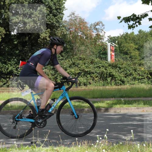10.08.2025 - GEWOBA Citytriathlon Bremen Yannick Fuchs http://msf.ph/oto/8567691 10.08.2025 12:42:43 Radfahren 611, 850, 909, 944, 953 meine-sportfotos.de