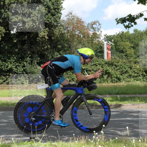 10.08.2025 - GEWOBA Citytriathlon Bremen Yannick Fuchs http://msf.ph/oto/8567694 10.08.2025 12:42:50 Radfahren 628, 644, 684, 710, 846, 850, 871, 909, 944, 953 meine-sportfotos.de