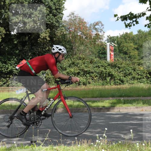 10.08.2025 - GEWOBA Citytriathlon Bremen Yannick Fuchs http://msf.ph/oto/8567706 10.08.2025 12:43:08 Radfahren 612, 628, 644, 677, 684, 710, 846, 871, 889, 945, 964 meine-sportfotos.de