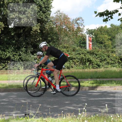 10.08.2025 - GEWOBA Citytriathlon Bremen Yannick Fuchs http://msf.ph/oto/8567717 10.08.2025 12:43:25 Radfahren 612, 646, 835, 885, 945, 955, 964, 1038 meine-sportfotos.de