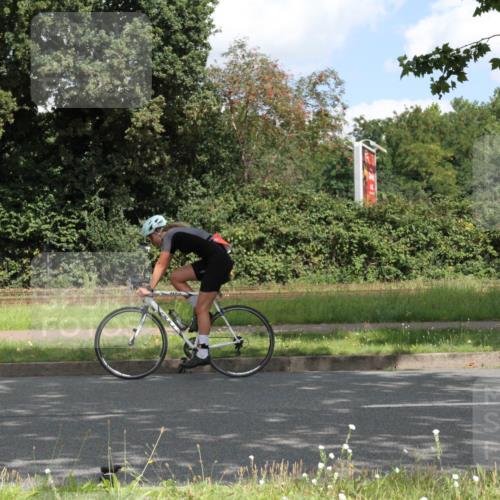 10.08.2025 - GEWOBA Citytriathlon Bremen Yannick Fuchs http://msf.ph/oto/8567719 10.08.2025 12:43:31 Radfahren 646, 835, 837, 842, 885, 925, 955, 964, 1038 meine-sportfotos.de