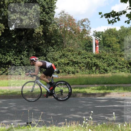 10.08.2025 - GEWOBA Citytriathlon Bremen Yannick Fuchs http://msf.ph/oto/8567729 10.08.2025 12:43:48 Radfahren 608, 837, 842, 907, 925, 954, 955, 1012 meine-sportfotos.de