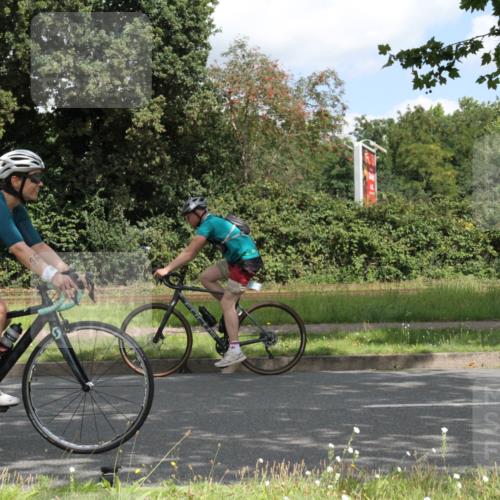 10.08.2025 - GEWOBA Citytriathlon Bremen Yannick Fuchs http://msf.ph/oto/8567754 10.08.2025 12:44:25 Radfahren 586, 661, 669, 693, 703, 713, 731, 746, 800, 911, 965 meine-sportfotos.de
