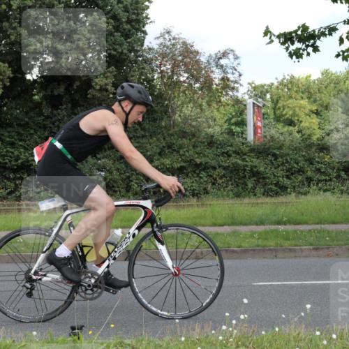 10.08.2025 - GEWOBA Citytriathlon Bremen Yannick Fuchs http://msf.ph/oto/8567770 10.08.2025 12:44:47 Radfahren 607, 638, 716, 786, 800, 809, 819, 958, 1030 meine-sportfotos.de