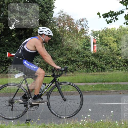 10.08.2025 - GEWOBA Citytriathlon Bremen Yannick Fuchs http://msf.ph/oto/8567771 10.08.2025 12:44:51 Radfahren 607, 638, 716, 727, 786, 809, 819, 958, 1030 meine-sportfotos.de