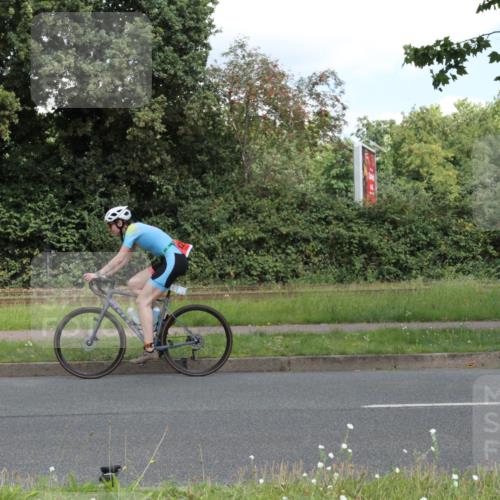 10.08.2025 - GEWOBA Citytriathlon Bremen Yannick Fuchs http://msf.ph/oto/8567790 10.08.2025 12:45:10 Radfahren 633, 647, 712, 727, 786, 808, 816, 828, 851 meine-sportfotos.de