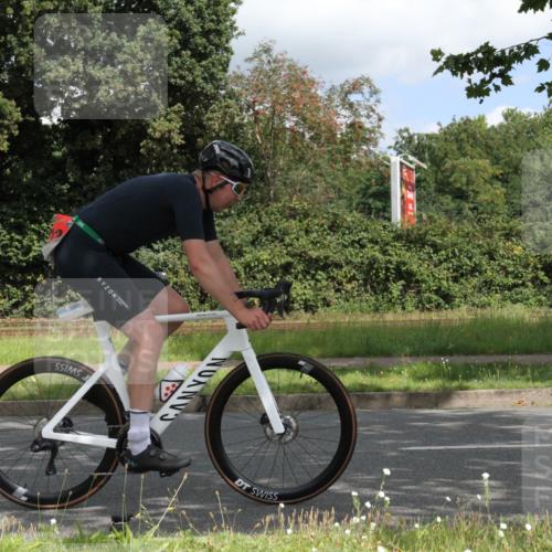 10.08.2025 - GEWOBA Citytriathlon Bremen Yannick Fuchs http://msf.ph/oto/8567793 10.08.2025 12:45:16 Radfahren 633, 647, 712, 724, 808, 816, 828, 851, 946, 1022 meine-sportfotos.de