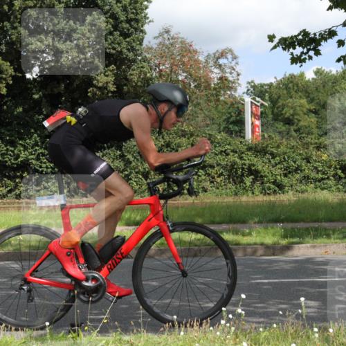 10.08.2025 - GEWOBA Citytriathlon Bremen Yannick Fuchs http://msf.ph/oto/8567794 10.08.2025 12:45:18 Radfahren 633, 712, 724, 808, 828, 851, 946, 1022 meine-sportfotos.de