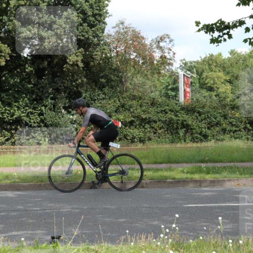 10.08.2025 - GEWOBA Citytriathlon Bremen Yannick Fuchs http://msf.ph/oto/8567808 10.08.2025 12:45:41 Radfahren 574, 651, 676, 724, 748, 771, 812, 898, 928, 930, 939 meine-sportfotos.de