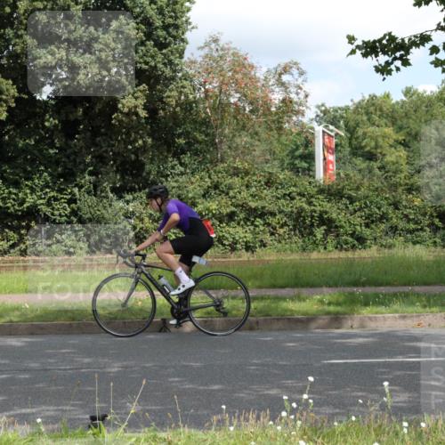 10.08.2025 - GEWOBA Citytriathlon Bremen Yannick Fuchs http://msf.ph/oto/8567809 10.08.2025 12:45:42 Radfahren 574, 651, 676, 697, 748, 771, 812, 898, 928, 930, 939 meine-sportfotos.de