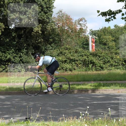 10.08.2025 - GEWOBA Citytriathlon Bremen Yannick Fuchs http://msf.ph/oto/8567813 10.08.2025 12:45:48 Radfahren 574, 651, 674, 685, 697, 748, 771, 812, 898, 928, 930, 939 meine-sportfotos.de