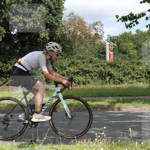 10.08.2025 - GEWOBA Citytriathlon Bremen Yannick Fuchs http://msf.ph/oto/8567816 10.08.2025 12:45:50 Radfahren 574, 651, 674, 685, 697, 748, 771, 812, 898, 928, 930 meine-sportfotos.de