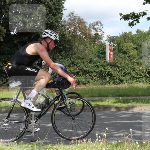 10.08.2025 - GEWOBA Citytriathlon Bremen Yannick Fuchs http://msf.ph/oto/8567825 10.08.2025 12:45:57 Radfahren 574, 651, 674, 685, 697, 748, 771, 812, 898, 928, 929 meine-sportfotos.de