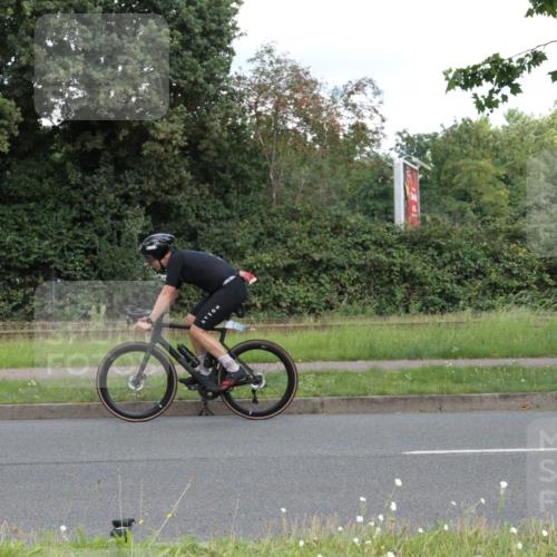 10.08.2025 - GEWOBA Citytriathlon Bremen Yannick Fuchs http://msf.ph/oto/8567828 10.08.2025 12:45:59 Radfahren 574, 651, 674, 685, 697, 771, 812, 898, 928, 929, 1011 meine-sportfotos.de